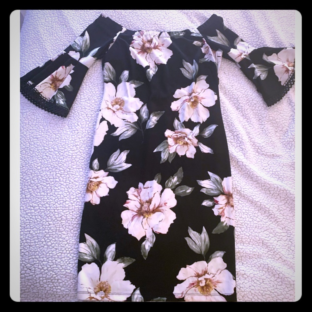 Off the Shoulders Floral  Dress